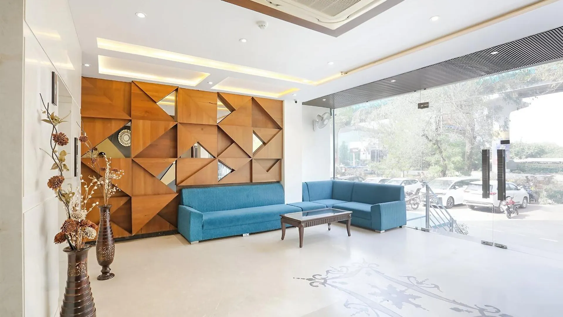 ***  Hotel Sahibs City Star - Free Taj Mahal Ticket Agra  India